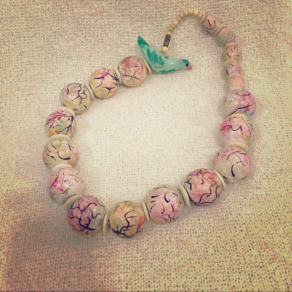 Vintage hand painted birdie necklace 🦜🧡🌸